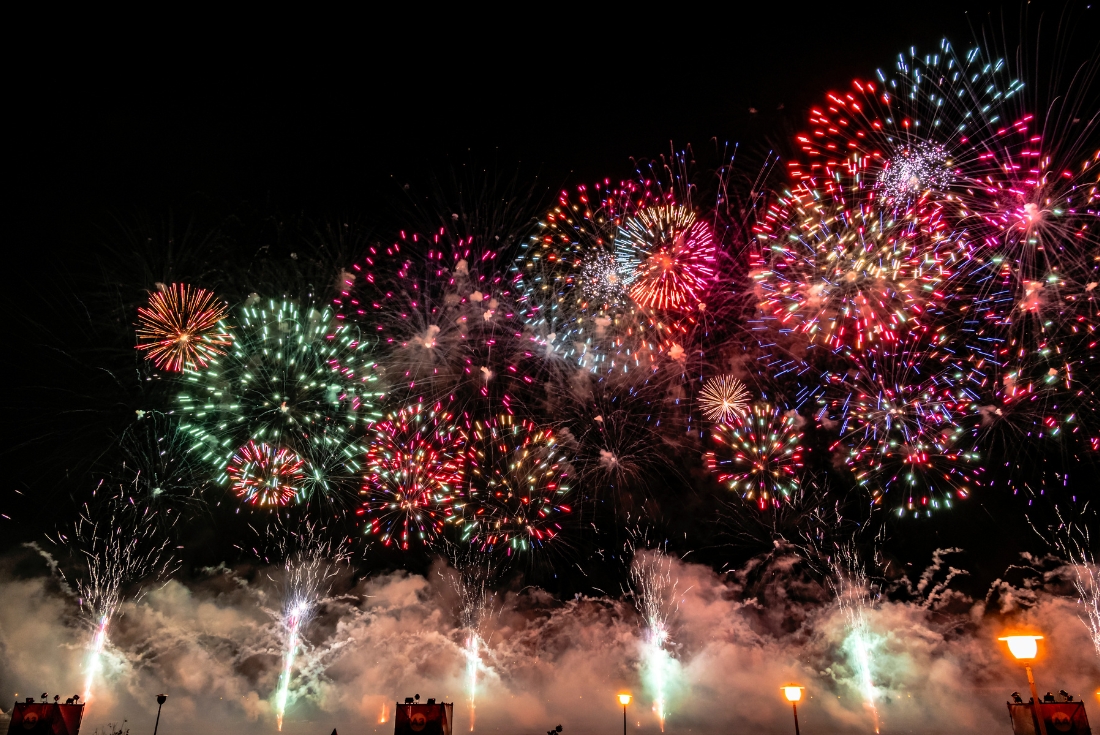 ban phao hoa dem giao thua