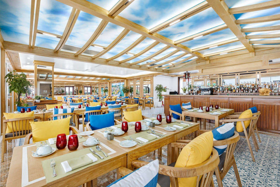 在Xưa & Nay餐厅享用休闲餐饮