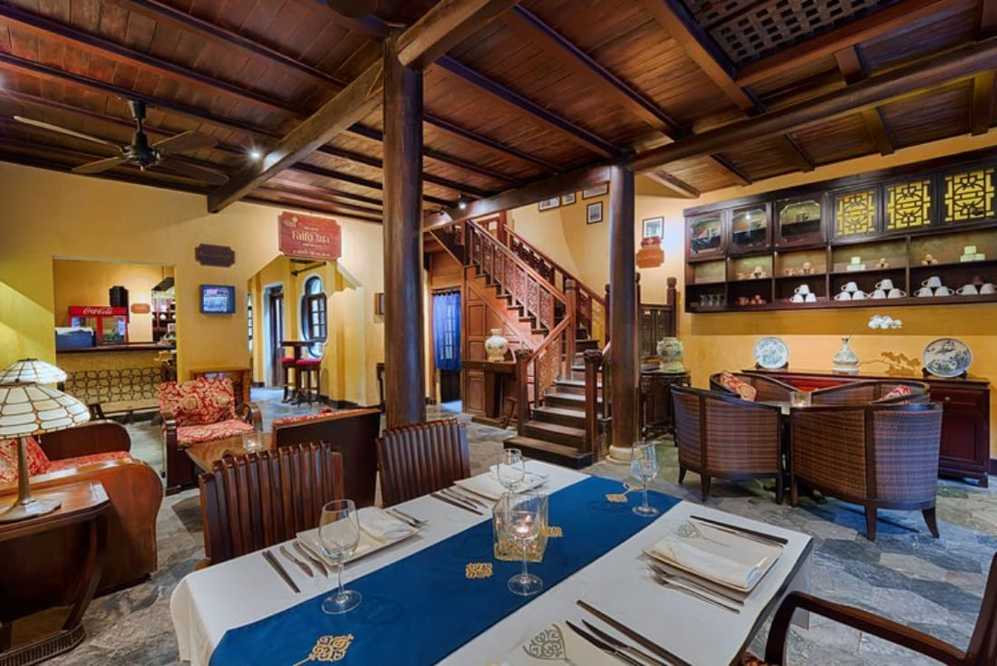 호이안 리틀 파이포 레스토랑의 복원된 상인 가옥과 전통 베트남 요리