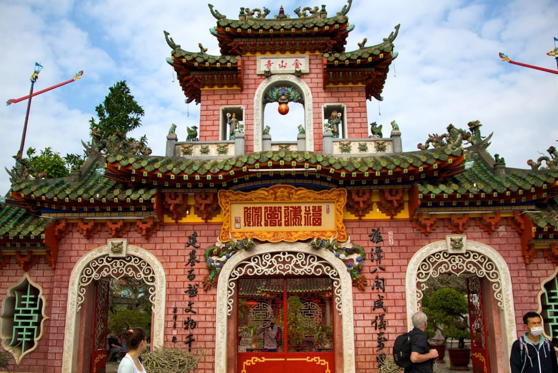 quan cong temple hoi an