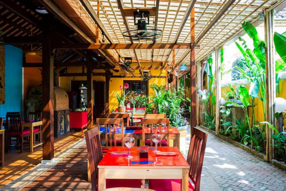 nhà hàng mango rooms